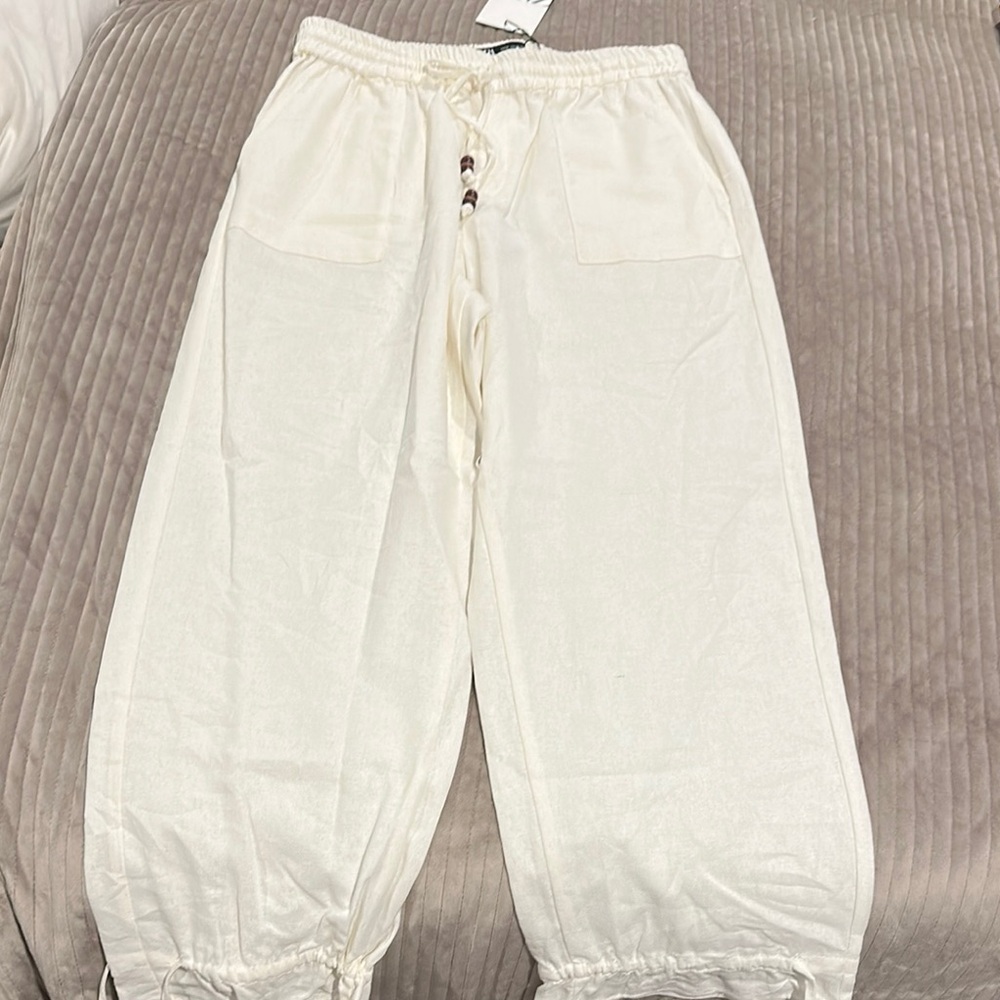 Zara Oyster White Cropped Ankle Pants